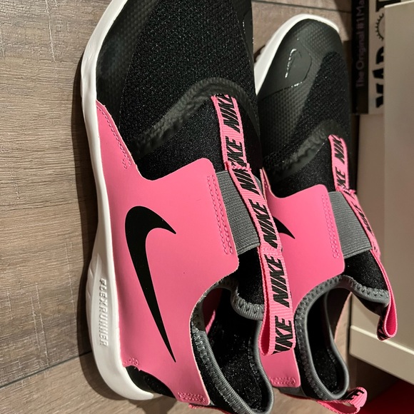 Nike Other - Nike flex runner - new with box never worn